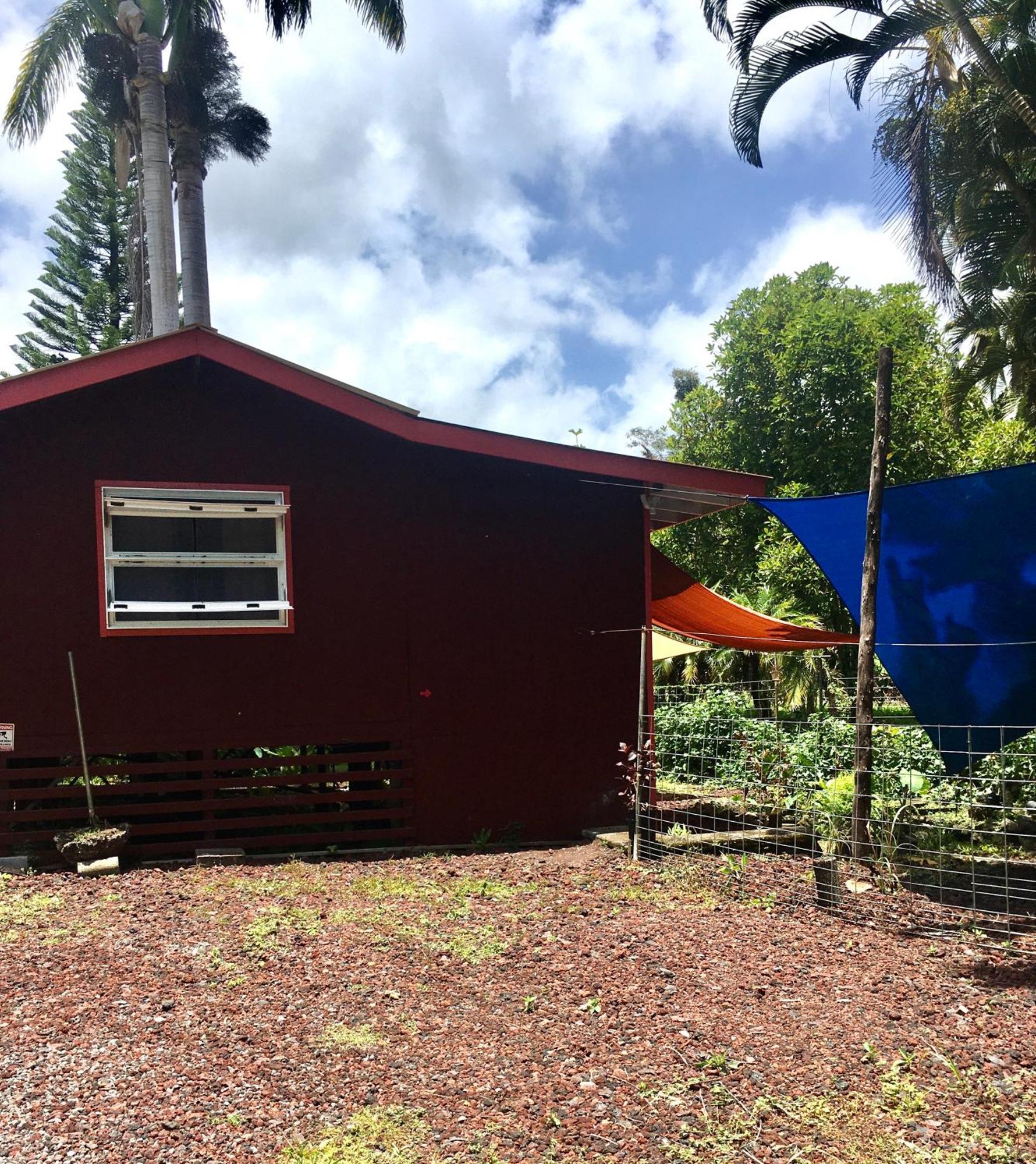 The Red Cottage And Hawaiian Pond Garden Paradise! Keaau Exterior photo